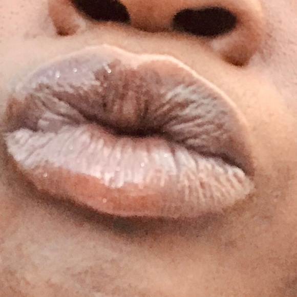 🌹🌹Rose Pedals LIP OIL🌹🌹 - Picture 2 of 3